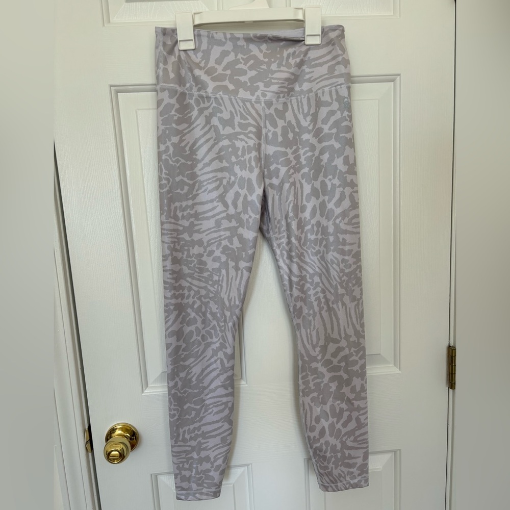 Good American leopard print white and silver leggings